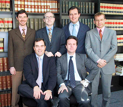 se unifican litigios, antipirateria y negocios y contratos en el area de legal de elzaburu